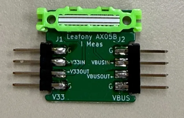 1列4ピンヘッダをハンダ付けしたAX05B I Meas
