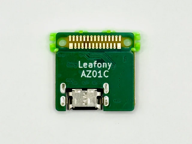 AZ01Cの裏面。基板の中央付近にLeafony AZ01Cと白い文字で印刷されています。