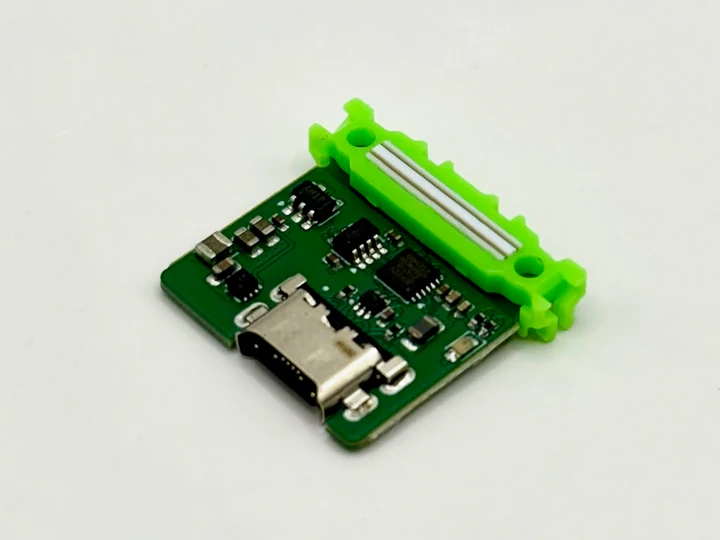 AZ01C USB-C leaf