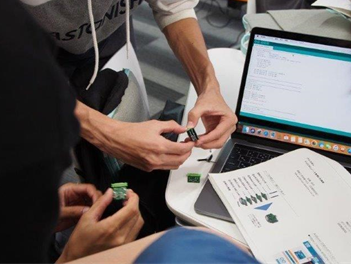 ハンズオンでLeafonyを組み立てる様子